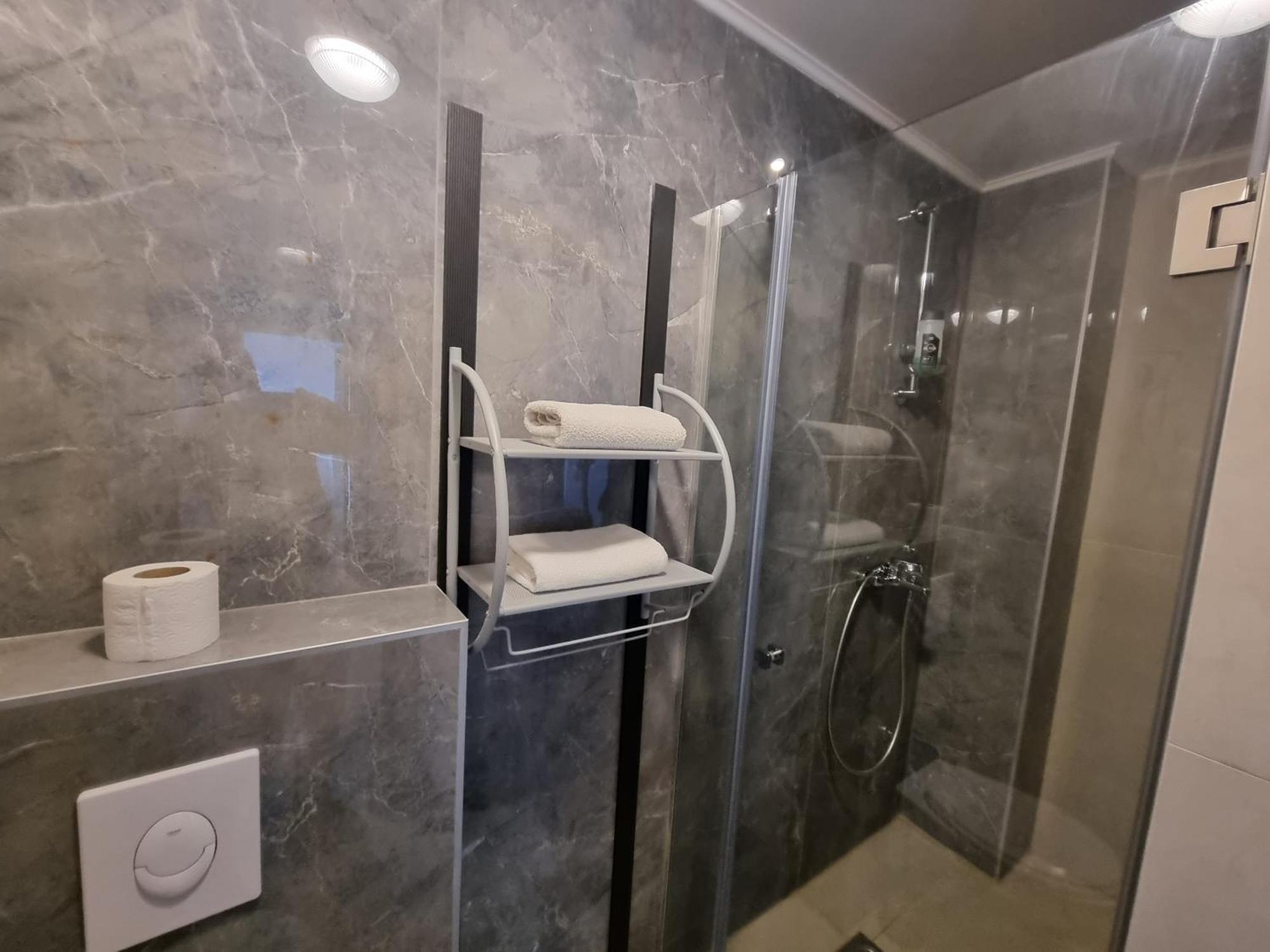 Ferienwohnung Gosnje Novi Sad Zimmer foto