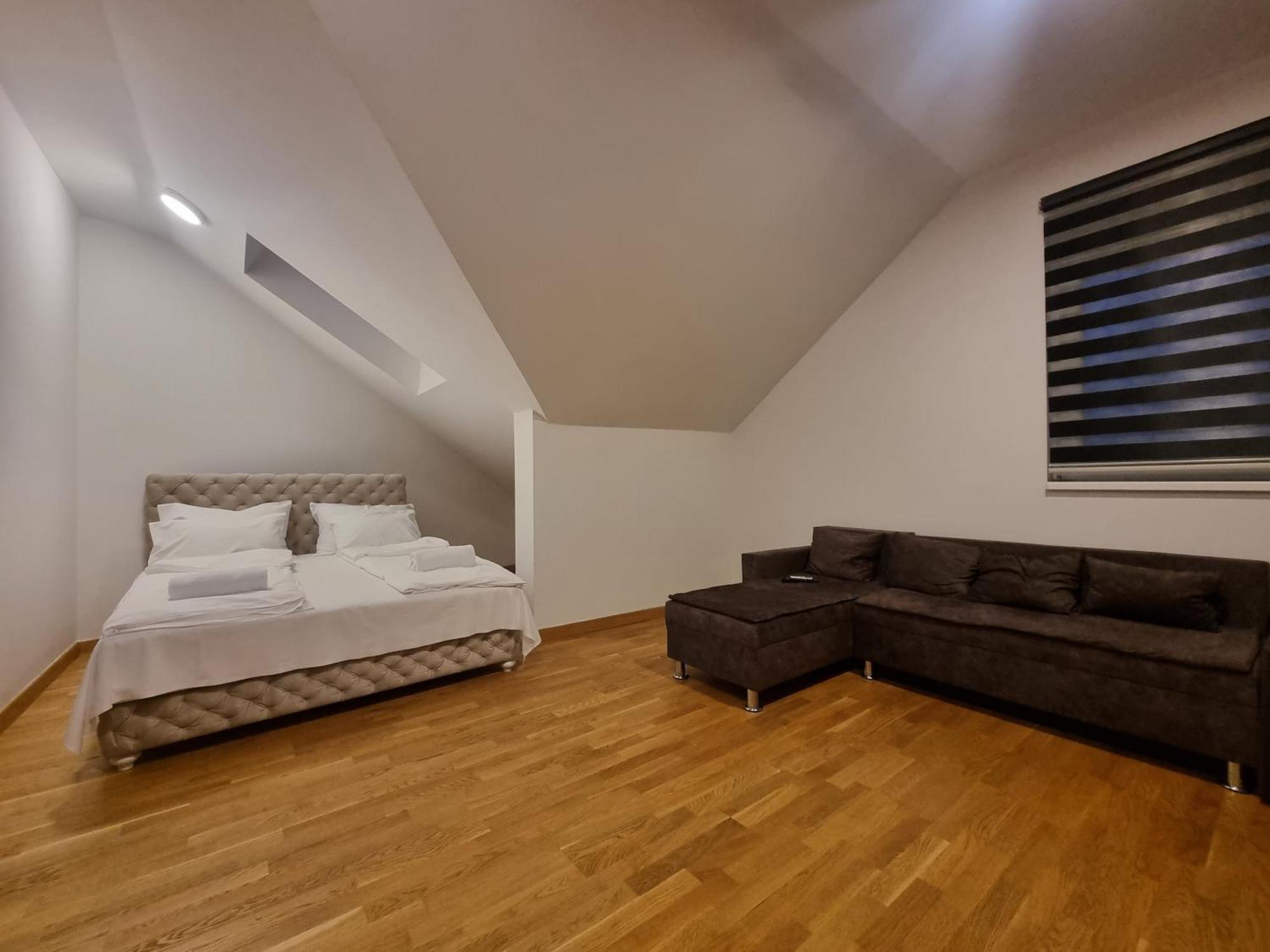 Ferienwohnung Gosnje Novi Sad Zimmer foto